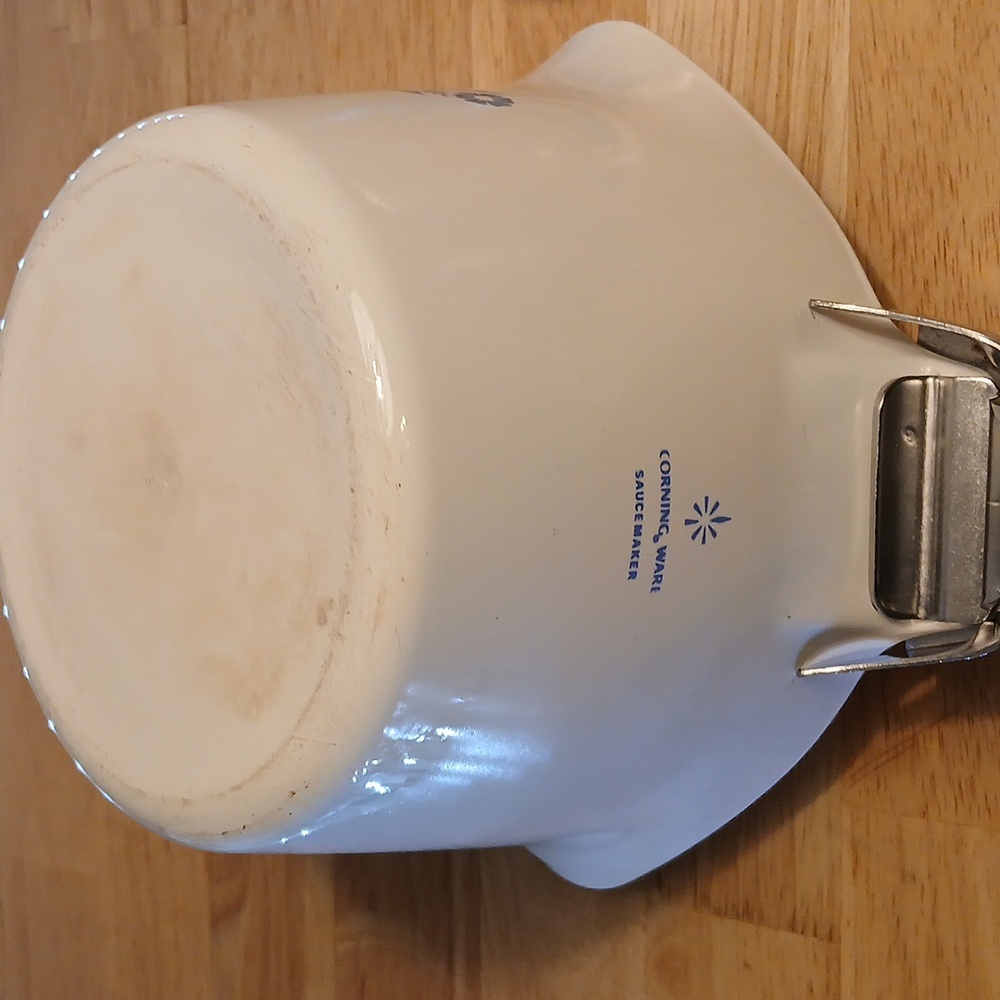 CorningWare White Saucepan with Glass Lid - Picture 6 of 6